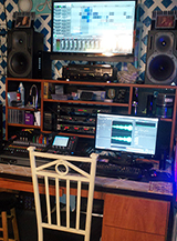 ** PLEASE DESCRIBE THIS IMAGE **